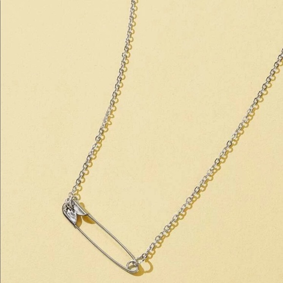 🍓1pc Pin Charm Chain Necklace - Picture 4 of 4